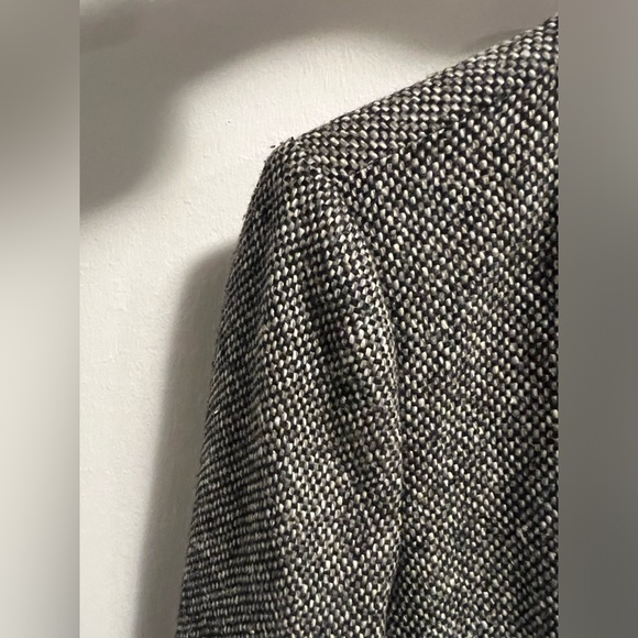 Angel eye tweed blazer with faux leather lapel. Size medium - Picture 3 of 6